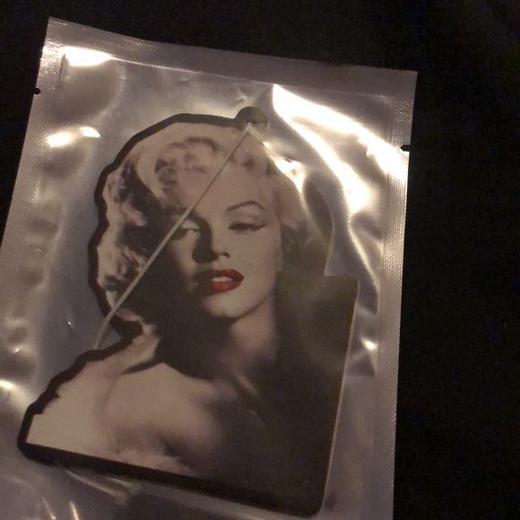 Marilyn Monroe Air Freshener - Picture 3 of 4